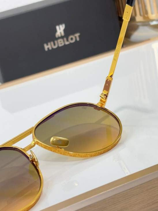 Picture of Hublot Sunglasses _SKUfw69653941fw